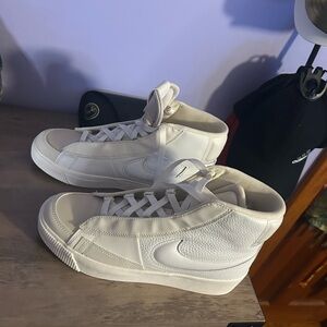 Nike Classic White Leather High-Tops women’s 8 1/2